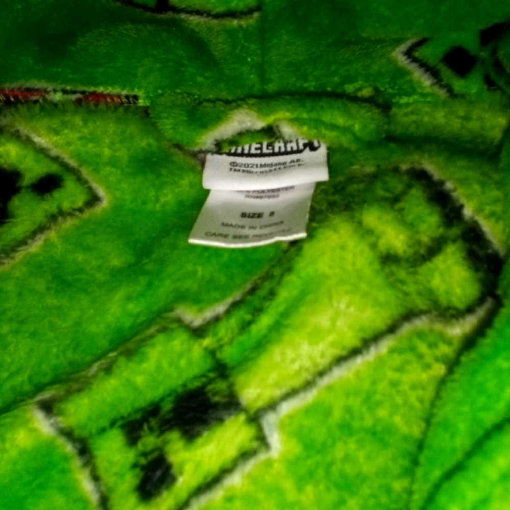 Minecraft robe size 8